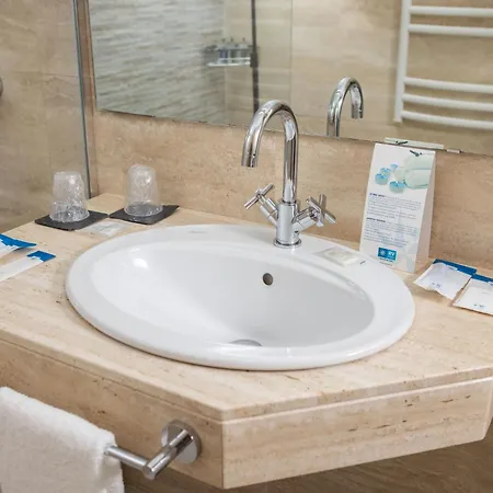 Rvhotels Broquetas Termal 3* Caldes De Montbui
